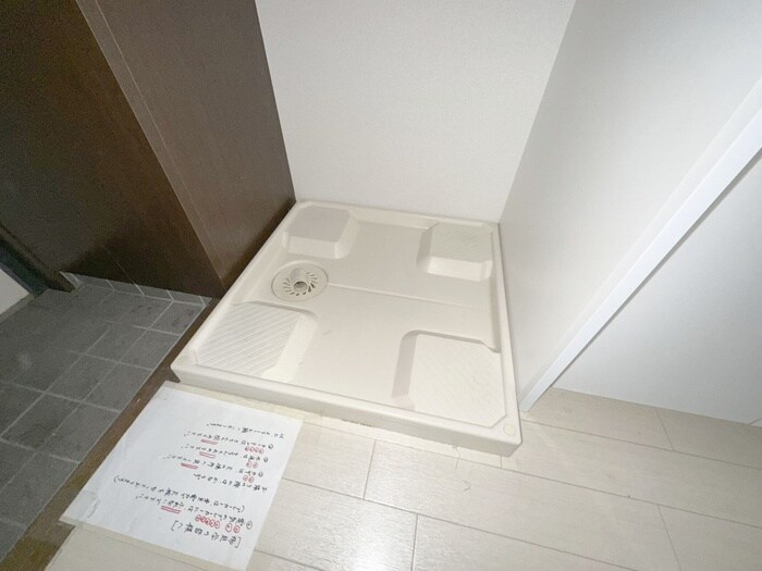 物件内観写真13　(洗濯機置場)