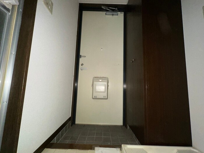 物件内観写真22　(玄関)