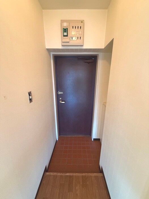 物件内観写真10　(玄関)