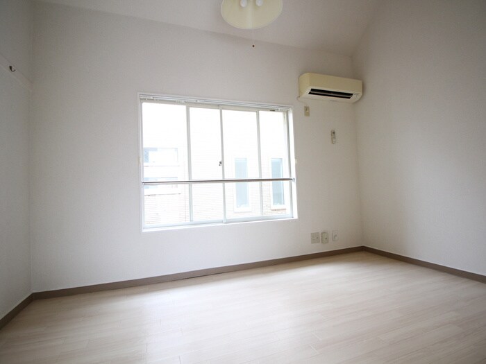 物件内観写真4　(居室)