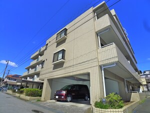 メゾンリヴィエール道場北外観写真