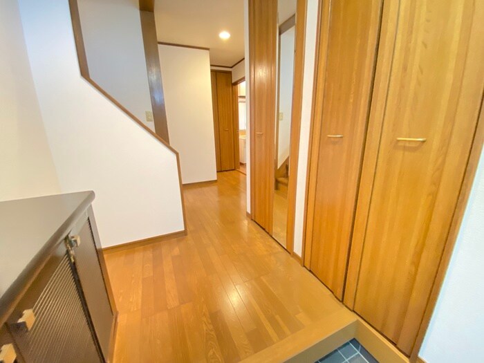 物件内観写真14　(廊下)