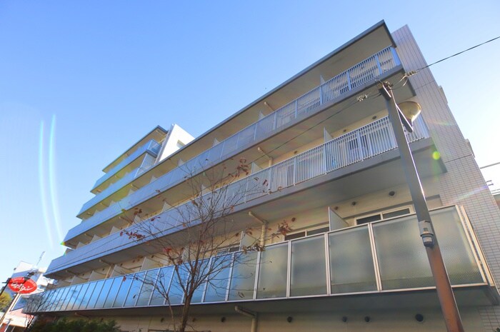 物件外観写真3　(エントランス部分)