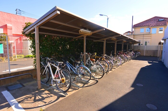 物件外観写真4　(駐輪場)