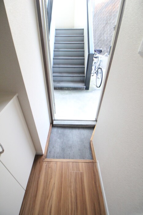 物件内観写真17　(玄関)