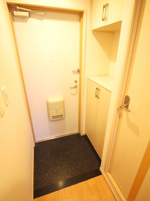 物件内観写真17　(玄関)