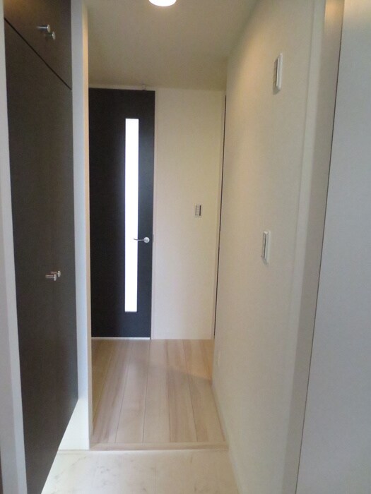 物件内観写真7　(玄関)