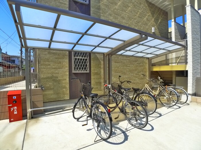 物件外観写真3　(駐輪場)