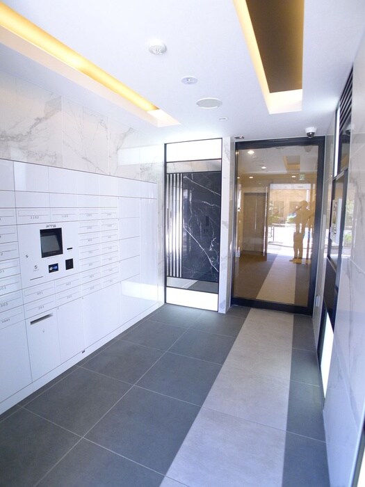 物件外観写真4　(エントランス部分)