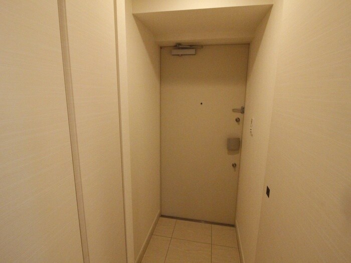 物件内観写真13　(玄関)