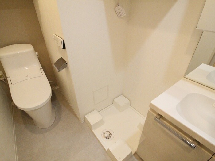 物件内観写真18　(洗濯機置場)