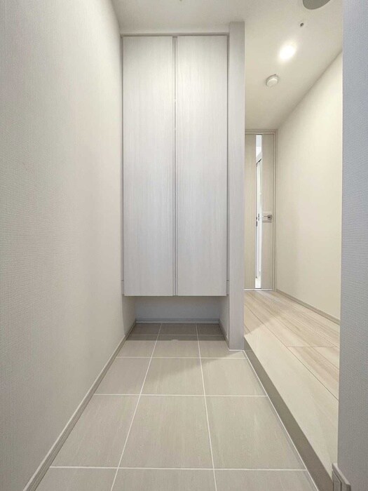 物件内観写真7　(玄関)