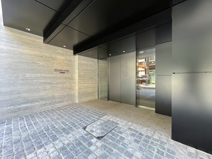 物件外観写真4　(エントランス部分)