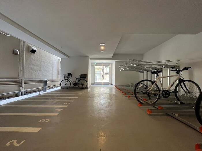 物件外観写真6　(駐輪場)