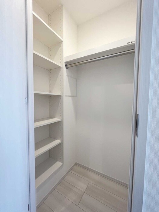 物件内観写真15　(収納)