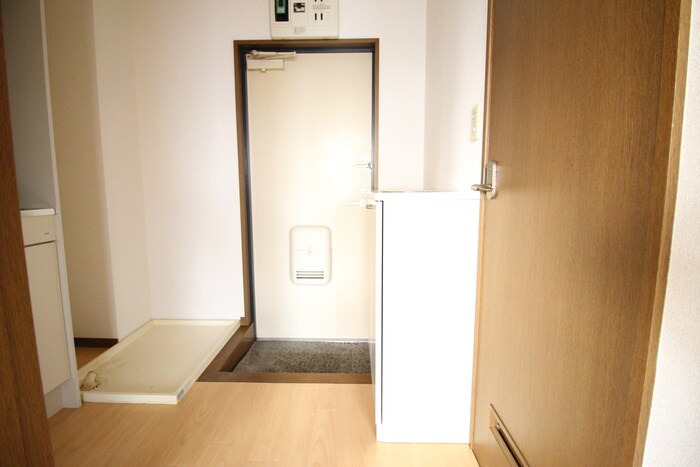 物件内観写真15　(玄関)