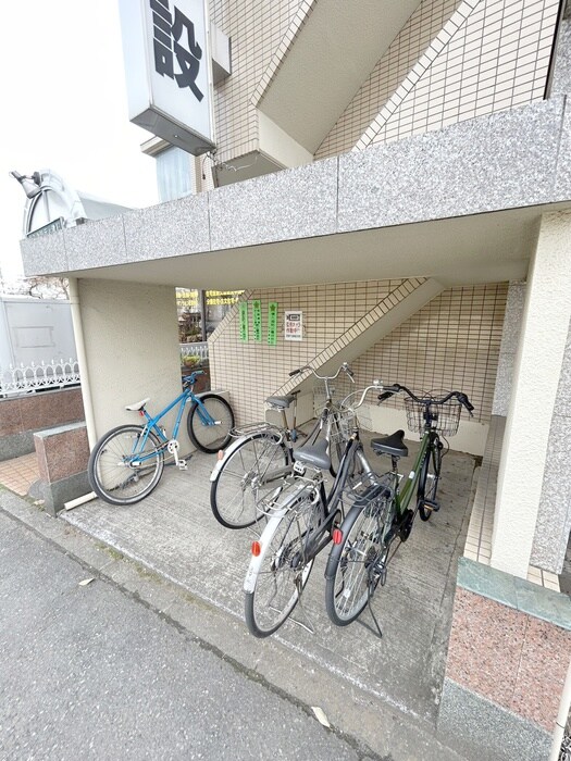 物件外観写真3　(駐輪場)