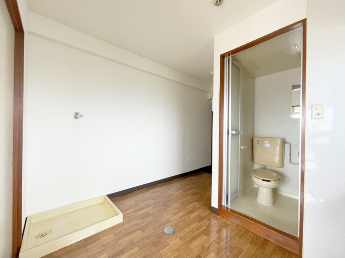 物件内観写真11　(居室)