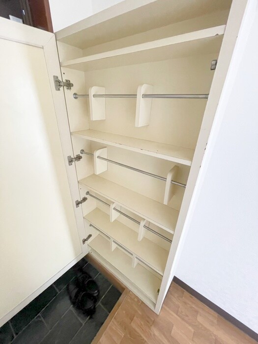 物件内観写真18　(靴箱)