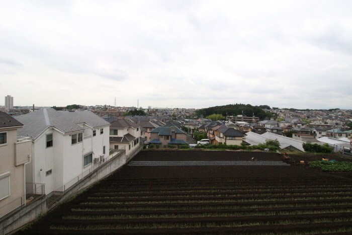 物件内観写真15　(室内からの展望)