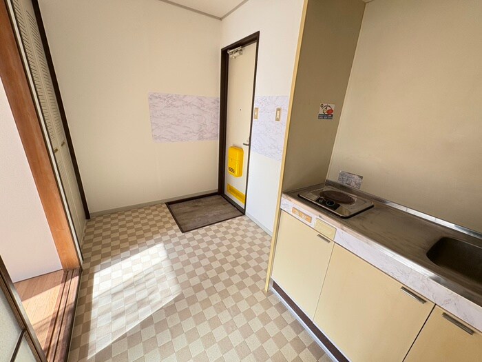 物件内観写真10　(玄関)