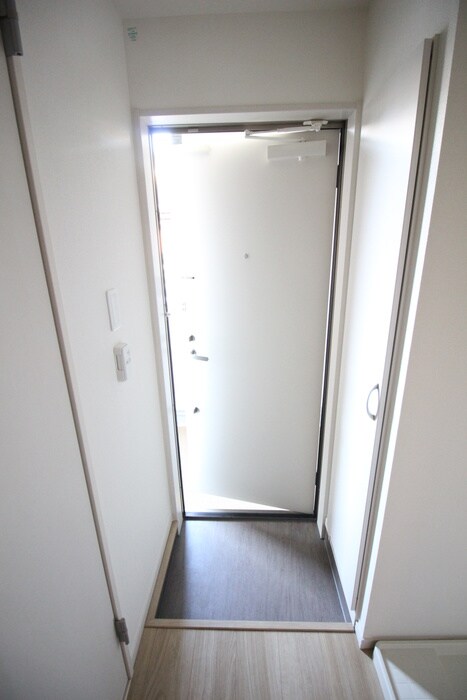 物件内観写真7　(玄関)