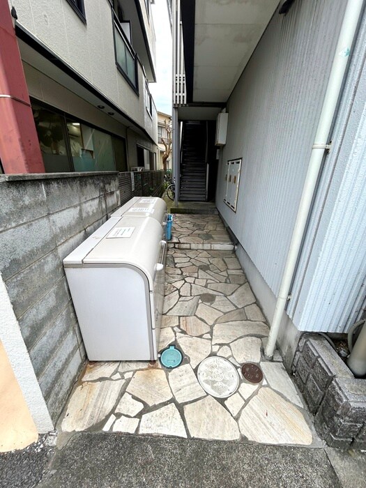 物件外観写真4　(エントランス部分)