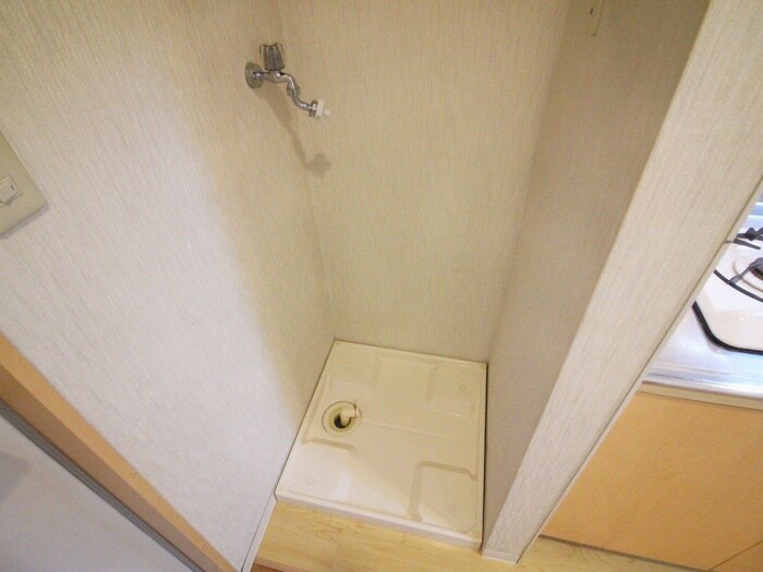 物件内観写真13　(洗濯機置場)