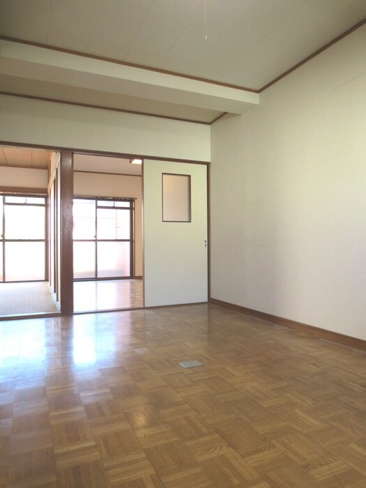 物件内観写真4　(居室)