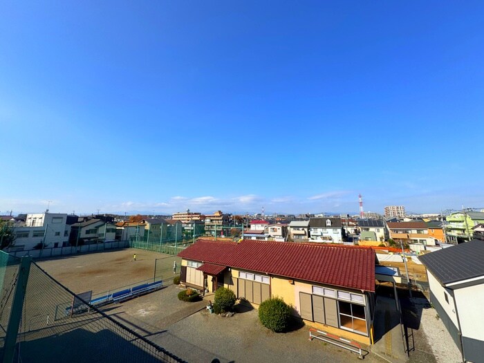 物件内観写真16　(室内からの展望)