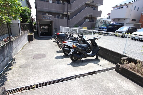 駐輪場