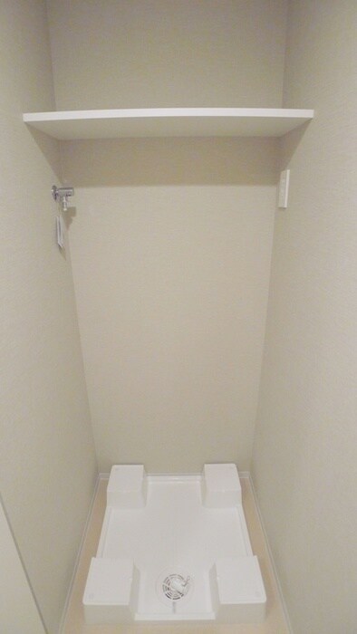 物件内観写真17　(洗濯機置場)