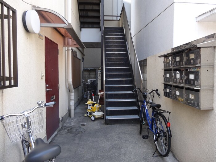 物件外観写真3　(駐輪場)