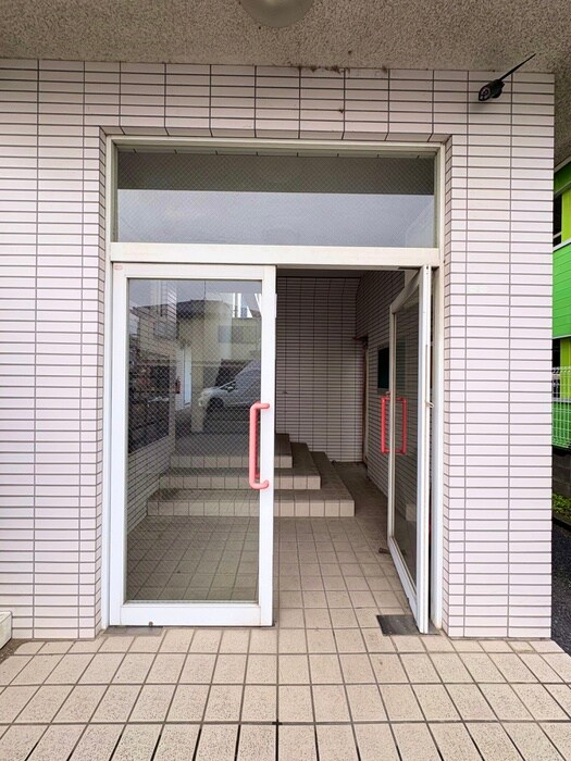 物件外観写真5　(エントランス部分)