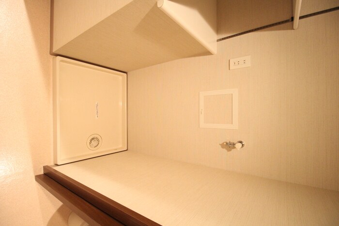 物件内観写真10　(洗濯機置場)