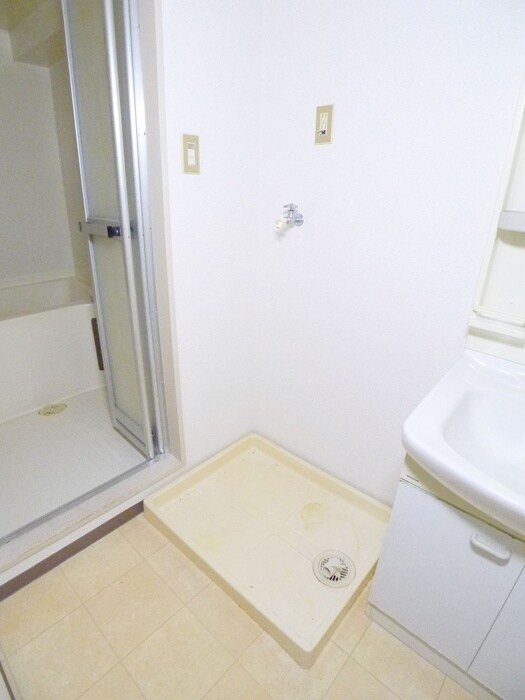 物件内観写真14　(洗濯機置場)