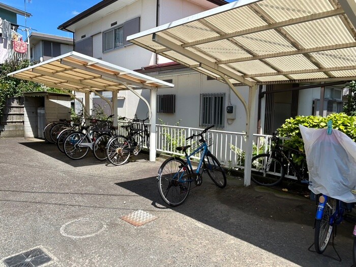 物件外観写真5　(駐輪場)