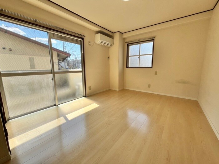 物件内観写真9　(居室)