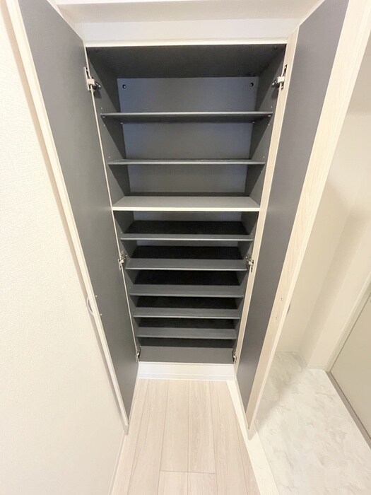 物件内観写真18　(靴箱)