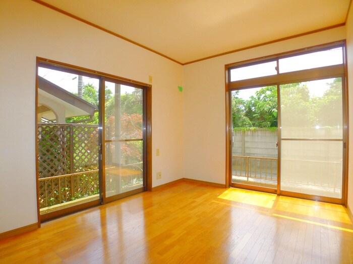 物件内観写真9　(室内からの展望)