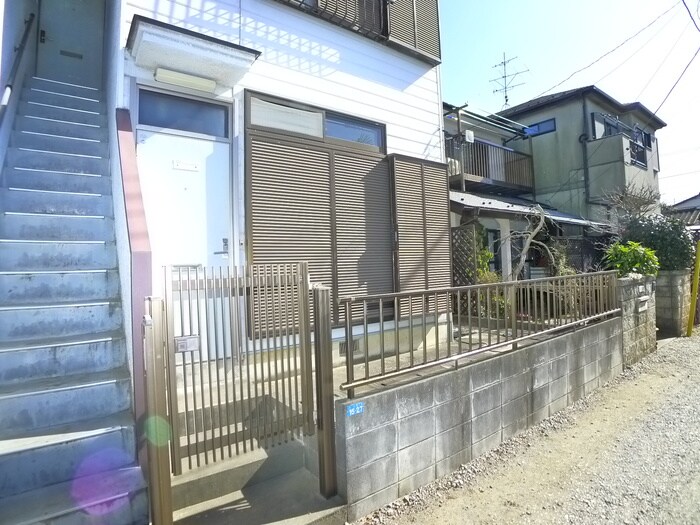 物件外観写真3　(エントランス部分)