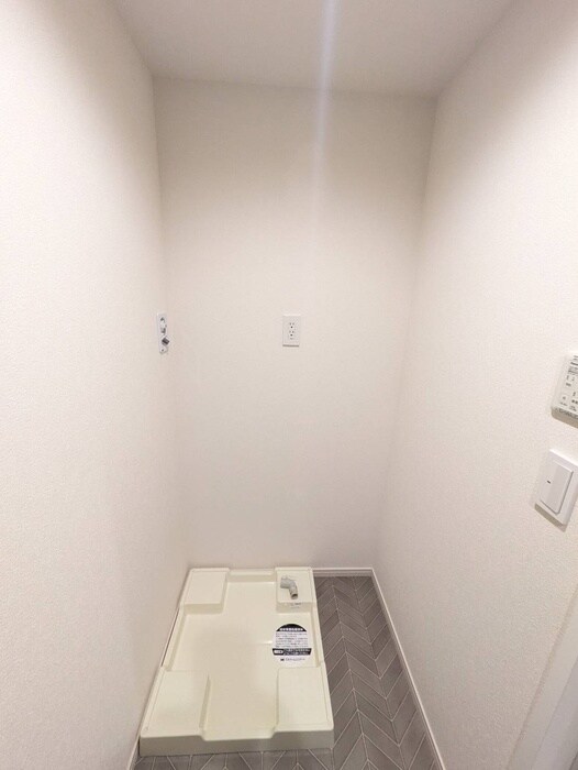 物件内観写真10　(洗濯機置場)