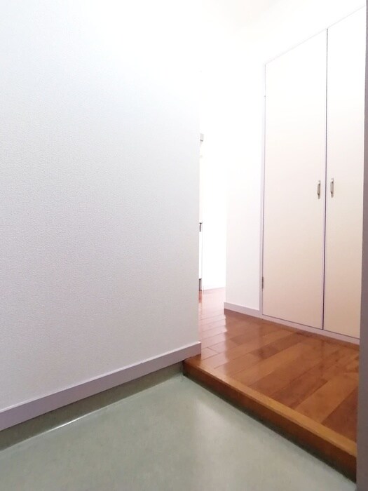 物件内観写真7　(廊下)