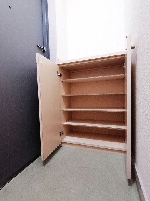 物件内観写真8　(靴箱)