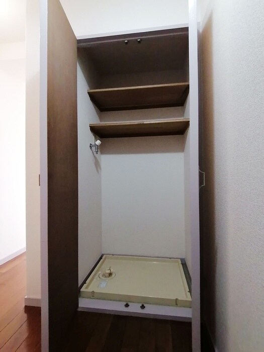 物件内観写真21　(洗濯機置場)