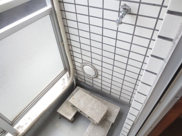 物件内観写真9　(洗濯機置場)