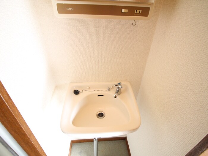 物件内観写真9　(洗面)