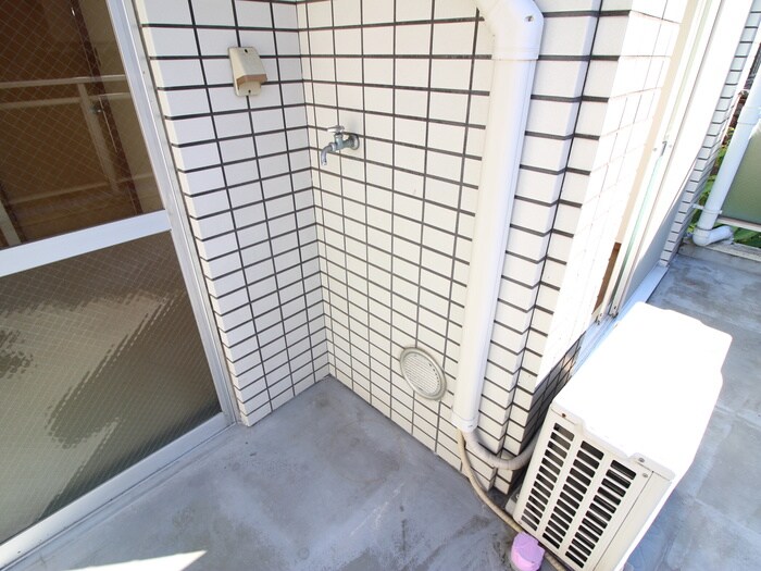 物件内観写真10　(洗濯機置場)