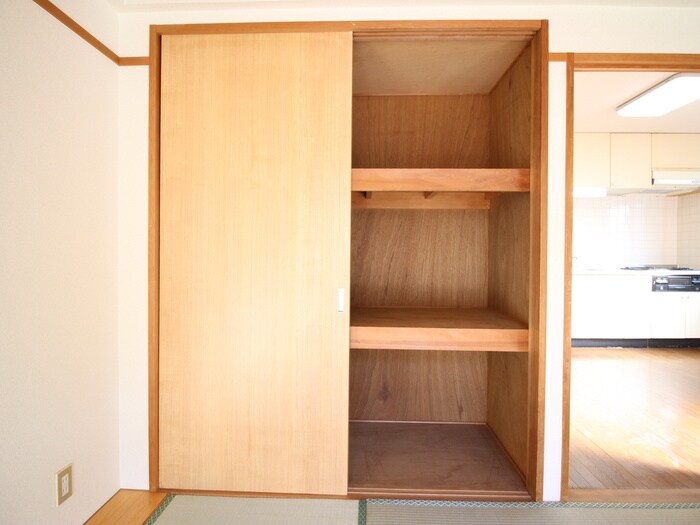 物件内観写真11　(収納)