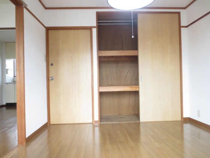 物件内観写真12　(収納)
